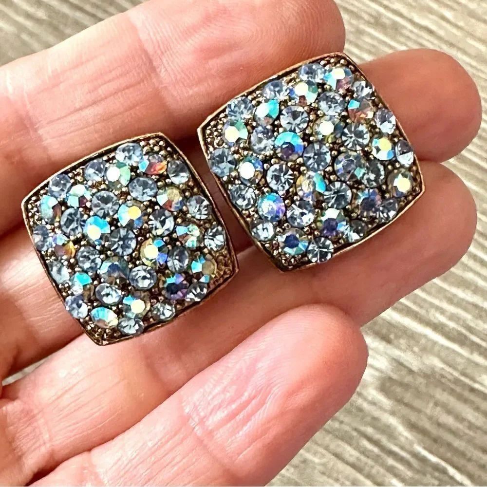 Gold tone rhinestone square post earrings